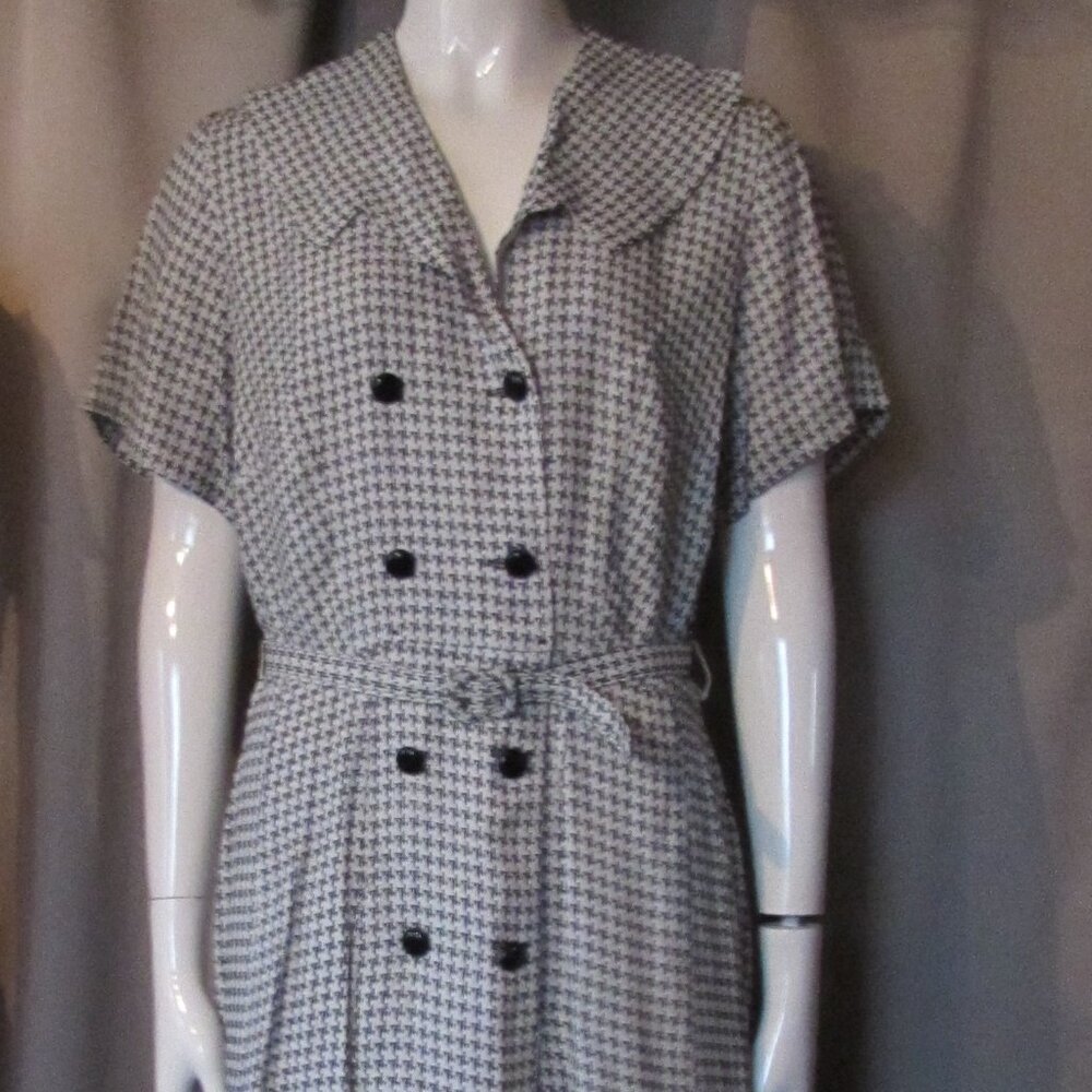 Vintage Day Dress Black White Houndstooth Flare Collar Short Sleeves